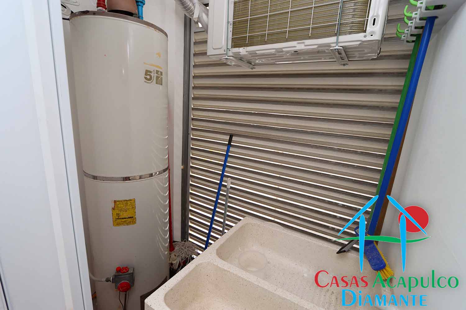 Laguna Cielo 403 - Lavanderia y area de servicio 3